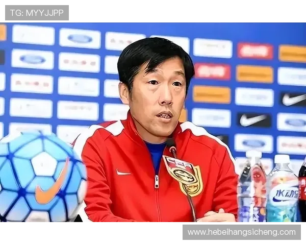 中国足球队备战亚洲杯 关键球员伤情更新 教练组计划调整阵容策略 中国足球队备战亚洲杯 关键球员伤情更新 教练组计划调整阵容策略