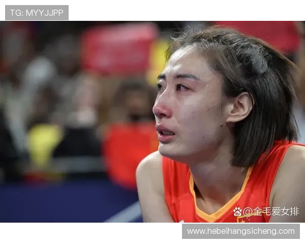 中国女排逆袭战胜巴西队 重燃巴黎奥运希望 展现顽强拼搏精神