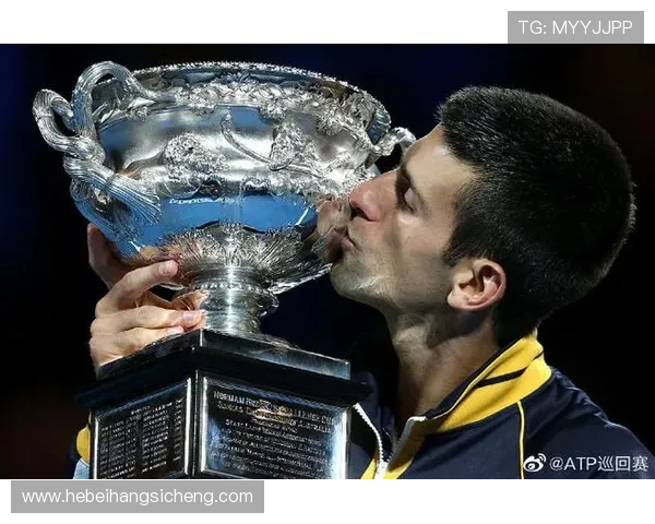 德约科维奇强势回归赛场再夺冠军掀起网坛新一轮竞争高潮