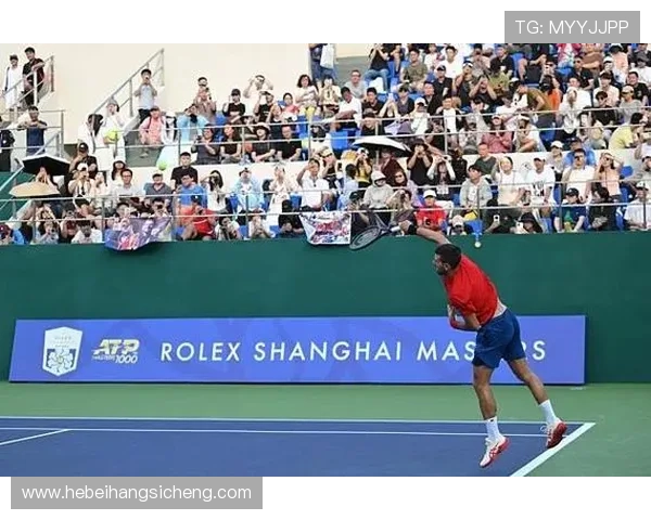 网球明星法达尔重返赛场展现新风采