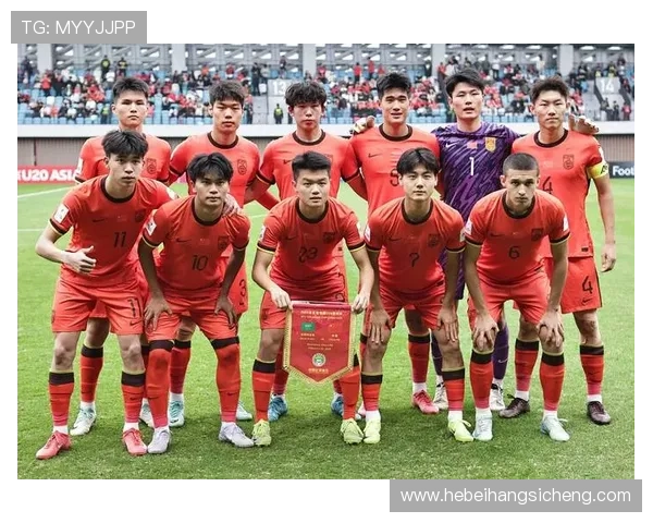 中国男足迎战强敌，主帅透露新阵容与战术计划，球迷期待逆袭之战