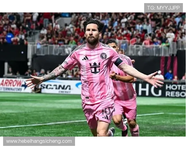 梅西加盟迈阿密国际队后首度亮相美国赛场，带队逆转赢得关键比赛