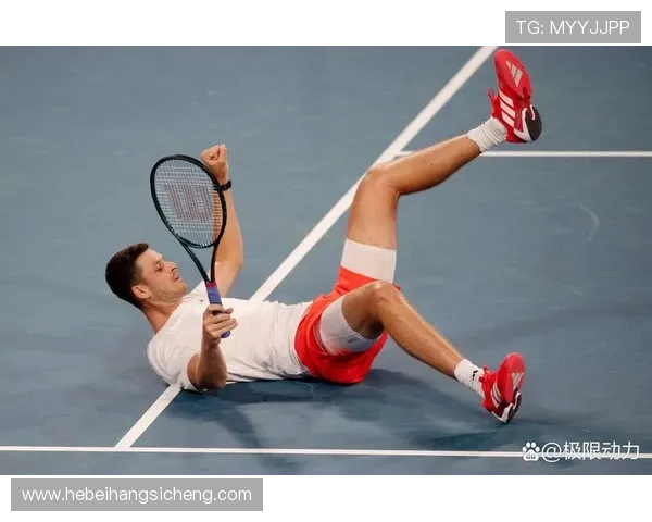 网球赛事重燃激战 全球顶级选手纷纷亮相争夺年度冠军荣耀